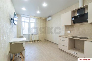 Фото №1: 1-комнатная квартира 41 м² - Краснодар, мкр. Губернский, ул. им. Героя Яцкова И.В., 19к2