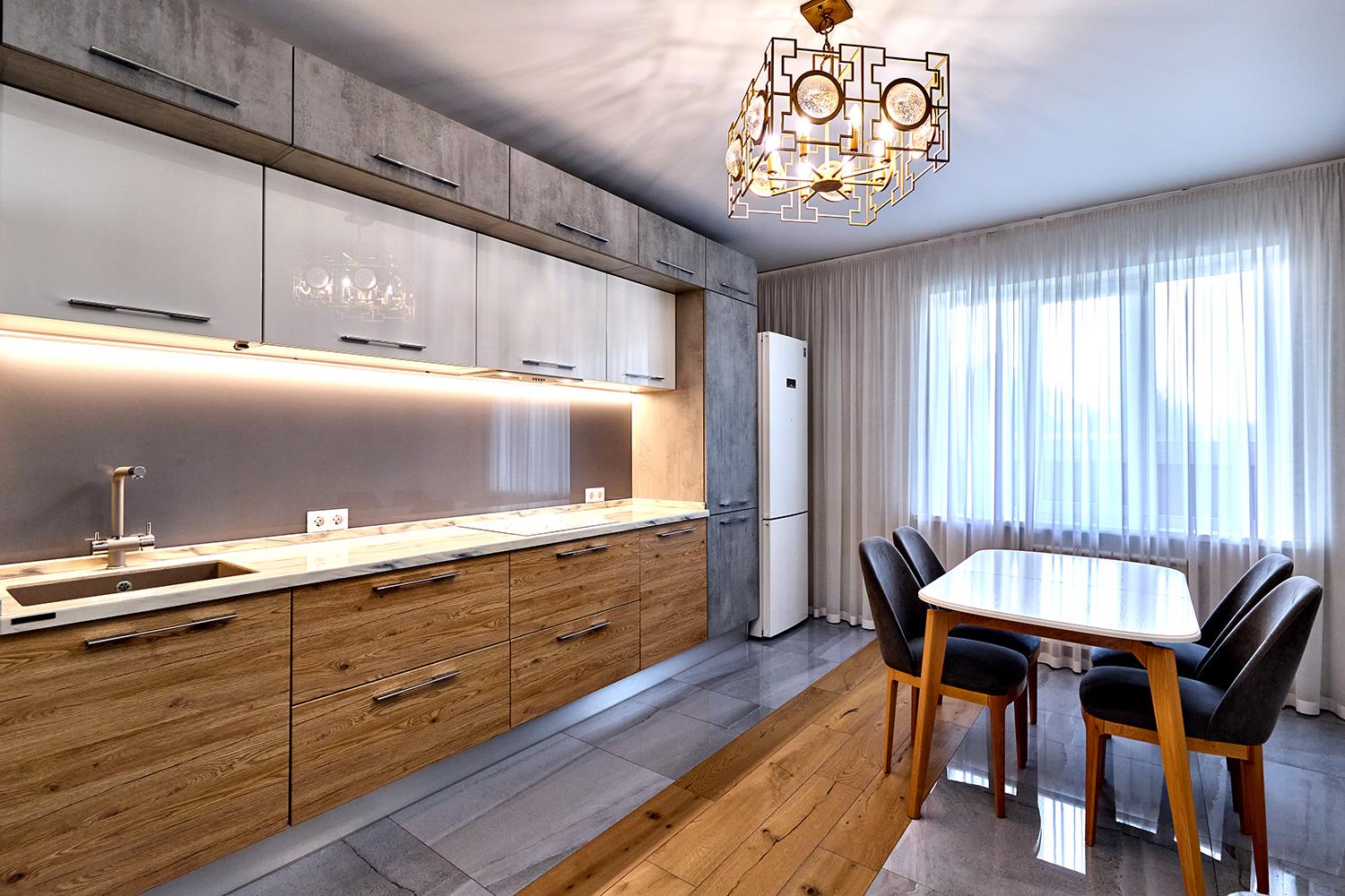 Фото №1: 2-комнатная квартира 83 м² - Краснодар, Центральный внутригородской округ, Западный внутригородской округ, мкр. Центральный, ул. Мира, 1