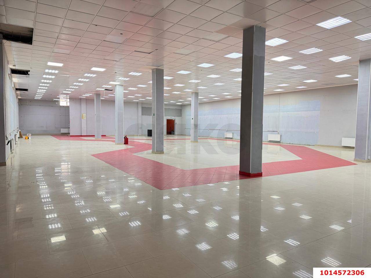 Фото №5: Торговое помещение 750 м² - Крымск, ул. Демьяна Бедного, 8