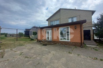 Фото №1: 5+-комнатная квартира 229 м² - Темрюк, ул. Юбилейная, 19
