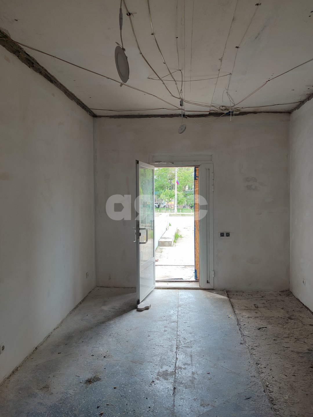 Фото №2: Коммерция 28 м² - Мариуполь, Азовский, пр-кт Победы, 98
