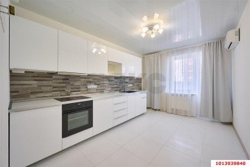 Фото №1: 3-комнатная квартира 100 м² - Краснодар, мкр. жилой комплекс Поющие Фонтаны, ул. имени Невкипелого, 18к2