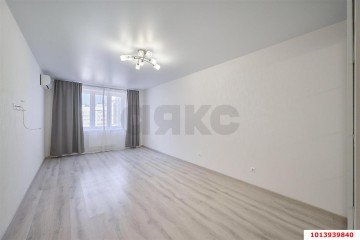 Фото №4: 3-комнатная квартира 100 м² - Краснодар, мкр. жилой комплекс Поющие Фонтаны, ул. имени Невкипелого, 18к2