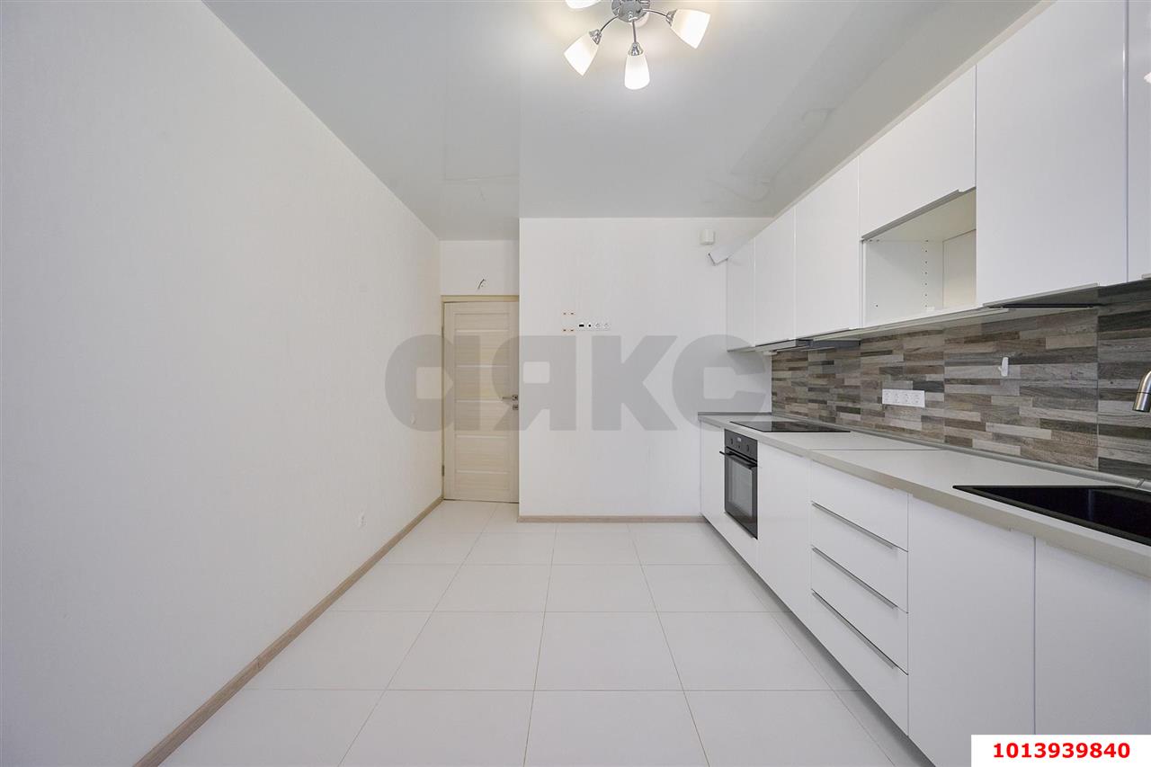 Фото №2: 3-комнатная квартира 100 м² - Краснодар, жилой комплекс Поющие Фонтаны, ул. имени Невкипелого, 18к2