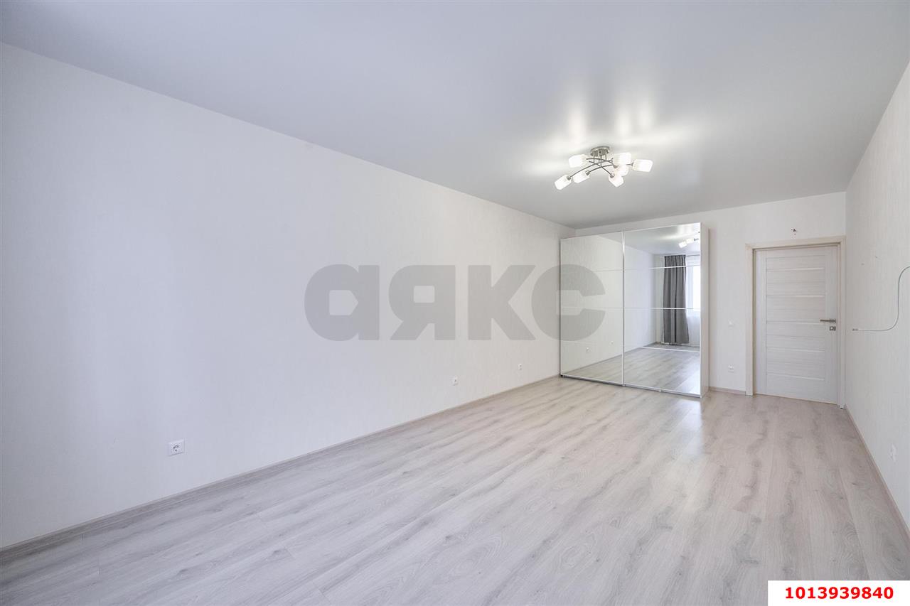 Фото №5: 3-комнатная квартира 100 м² - Краснодар, жилой комплекс Поющие Фонтаны, ул. имени Невкипелого, 18к2