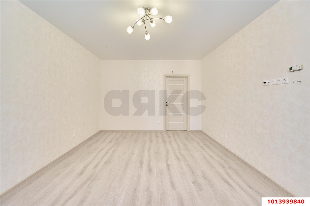 Фото №7: 3-комнатная квартира 100 м² - Краснодар, жилой комплекс Поющие Фонтаны, ул. имени Невкипелого, 18к2