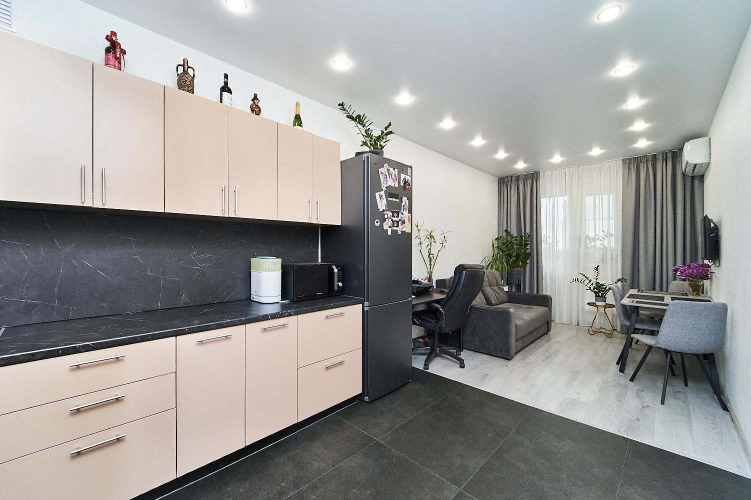 Фото №1: 2-комнатная квартира 65 м² - Краснодар, Пашковский, мкр. Карасунский внутригородской округ, ул. Бородинская, 156/2