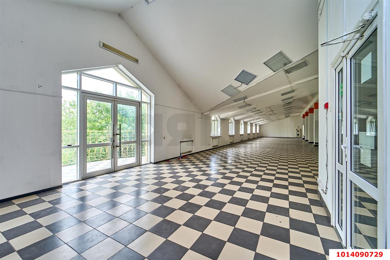 Фото №8: Торговое помещение 1135 м² - Краснодар, Юбилейный, пр-кт Чекистов, 15/1