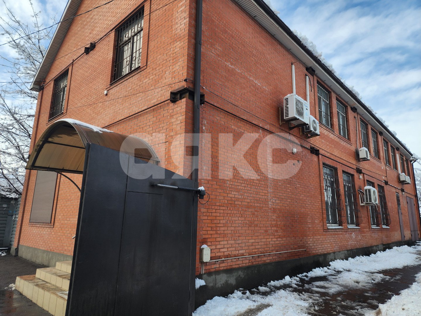 Фото №5: Коммерция 413 м² - Ростов-на-Дону, квартал Змиёвка, ул. Доватора, 102