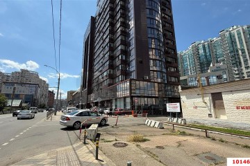 Фото №1: Торговое помещение 204 м² - Краснодар, мкр. Центральный, ул. Кубанская набережная, 33