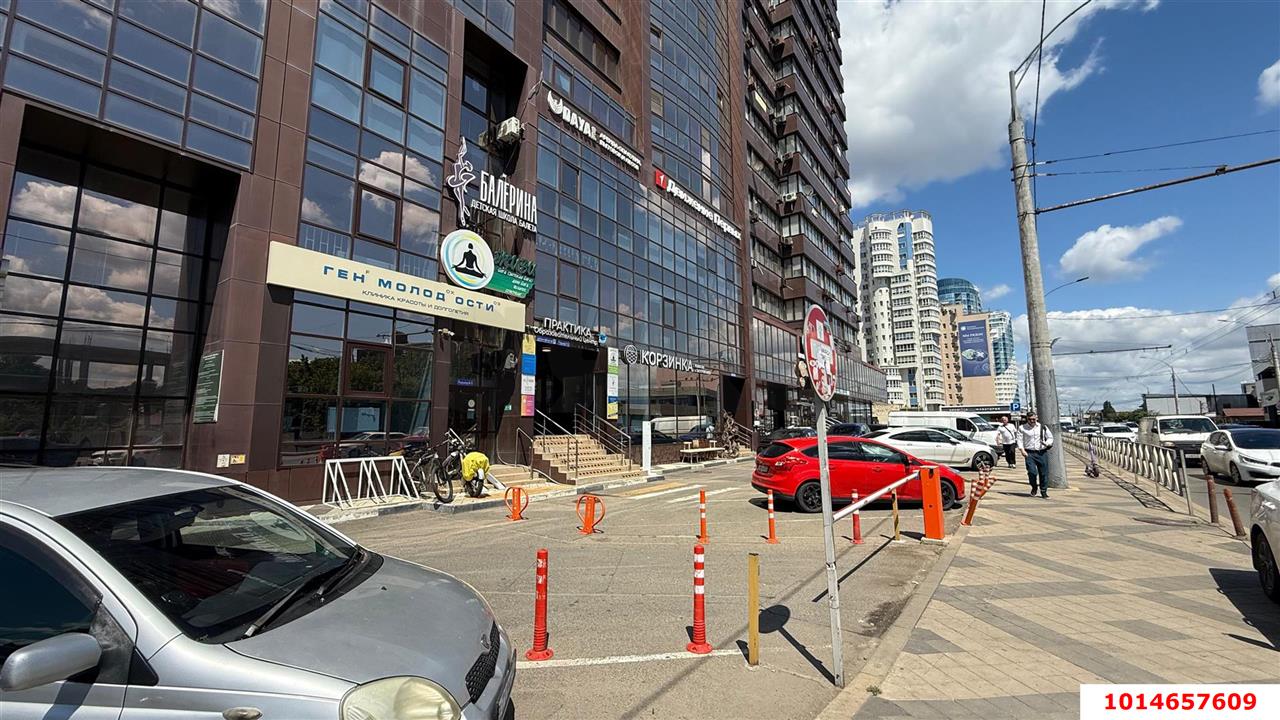 Фото №1: Торговое помещение 360 м² - Краснодар, Центральный, ул. Кубанская Набережная, 33