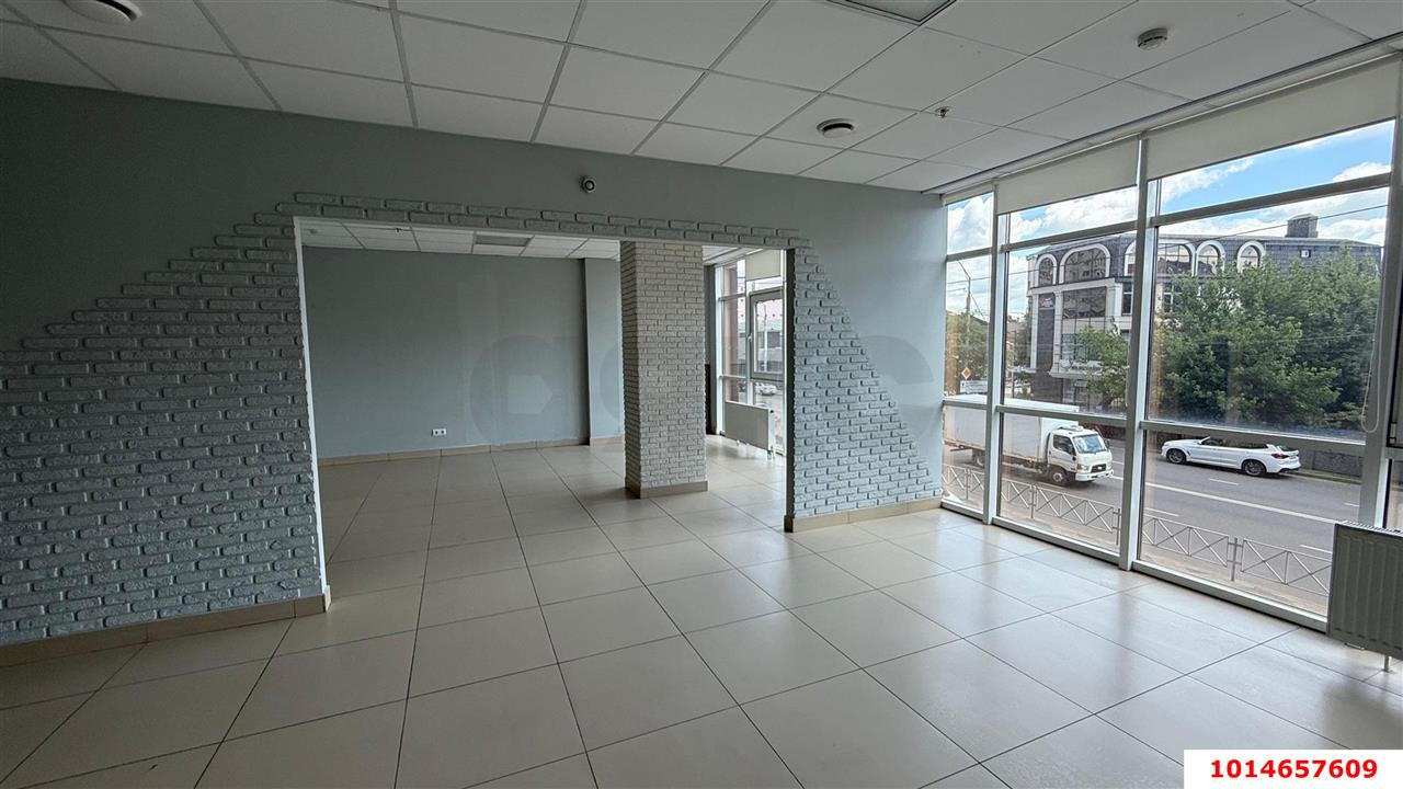 Фото №3: Коммерция 360 м² - Краснодар, Центральный внутригородской округ, Западный внутригородской округ, мкр. Центральный, ул. Кубанская набережная, 33