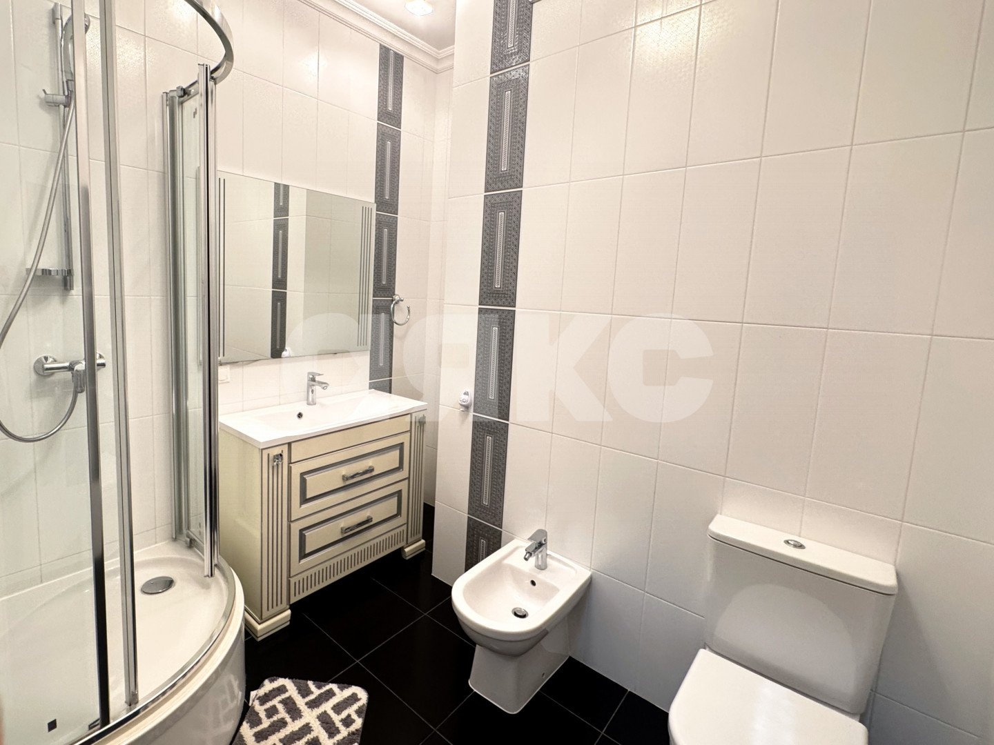 Фото №6: 3-комнатная квартира 120 м² - Сочи, Светлана, ул. Гагринская, 10