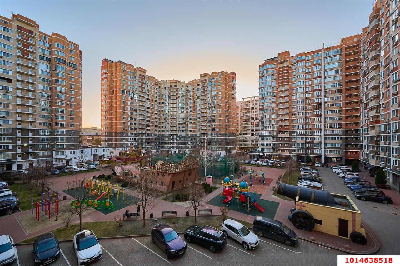 Фото №1: 2-комнатная квартира 74 м² - Краснодар, Прикубанский внутригородской округ, Солнечный, мкр. Фестивальный, ул. Скрябина, 4