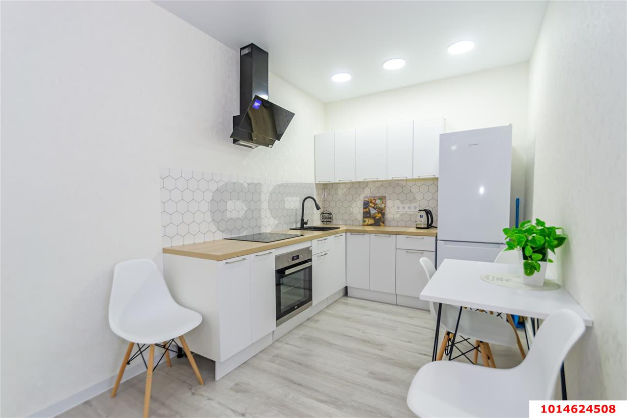 Фото №1: 2-комнатная квартира 58 м² - Краснодар, Прикубанский внутригородской округ, Россинского, мкр. жилой комплекс Титаны, б-р Адмирала Пустошкина, 11/1