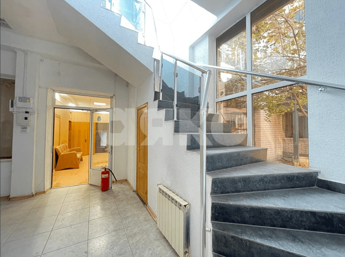 Фото №4: Коммерция 490 м² - Симферополь, 842-й квартал, ул. Героев Аджимушкая, 5