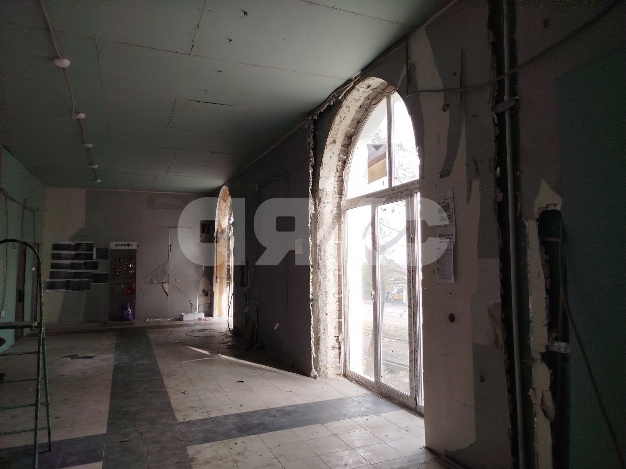 Фото №2: Коммерция 80 м² - Мариуполь, Центральный, ул. Артёма