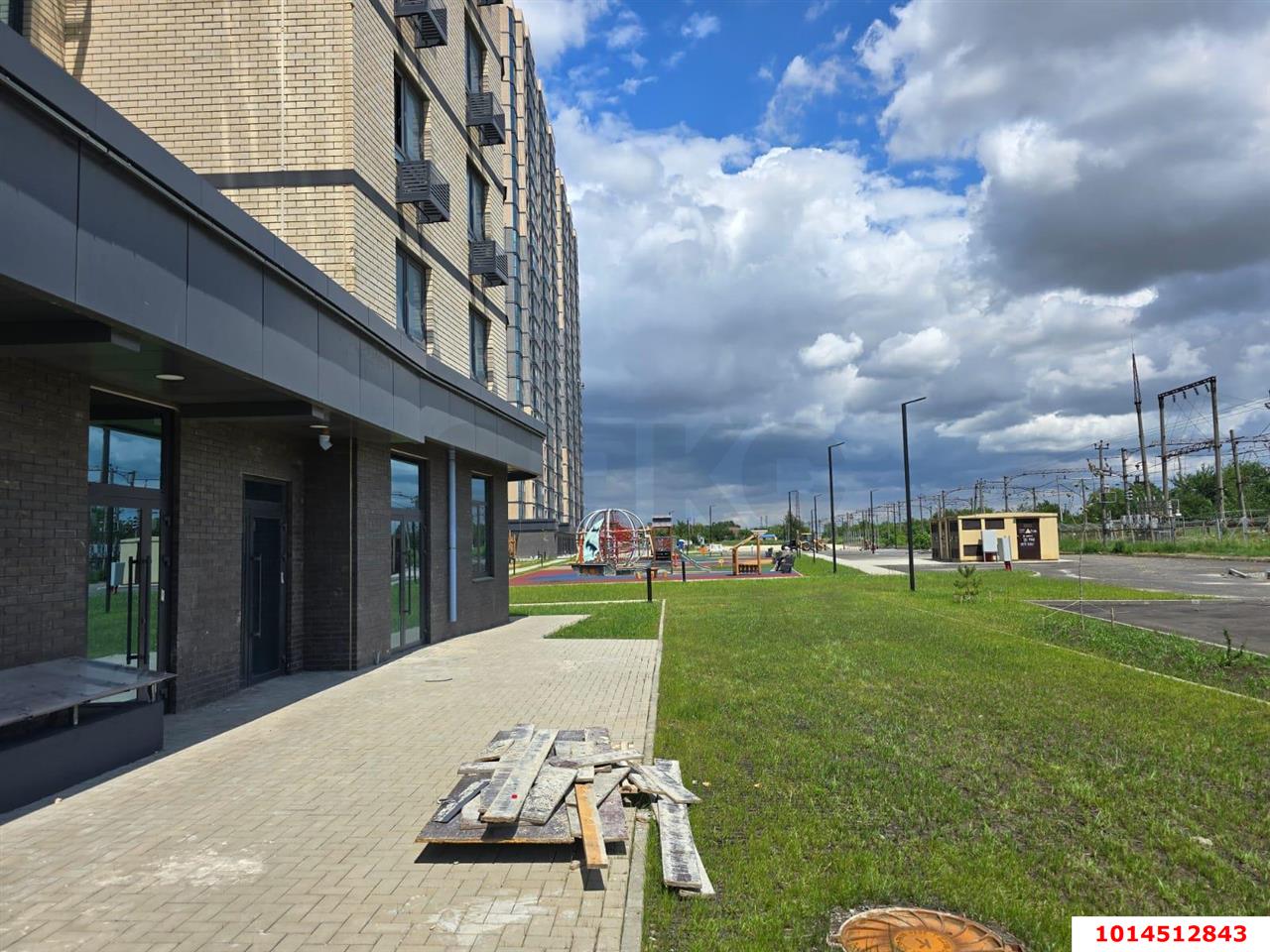 Фото №4: Торговое помещение 34 м² - Берёзовый, жилой комплекс Огурцы, 