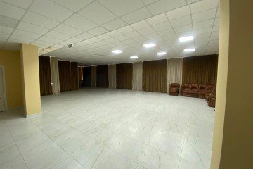 Фото №2: Торговое помещение 900 м² - Краснодар, мкр. Комсомольский, ул. Уральская, 210/9