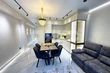 Фото №1: 2-комнатная квартира 64 м² - Сочи, мкр. Светлана, ул. Гагринская, 3/3