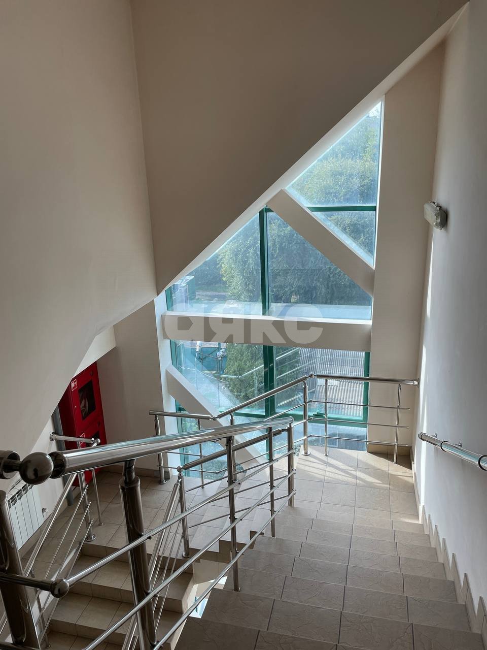Фото №9: Коммерция 1700 м² - Ростов-на-Дону, Ворошиловский, ул. Турмалиновская, 110