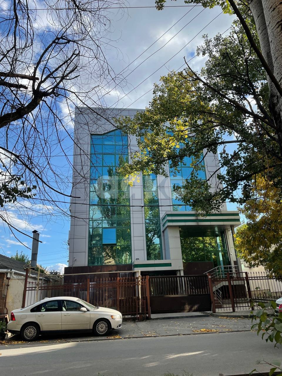Фото №2: Коммерция 1700 м² - Ростов-на-Дону, Ворошиловский, ул. Турмалиновская, 110