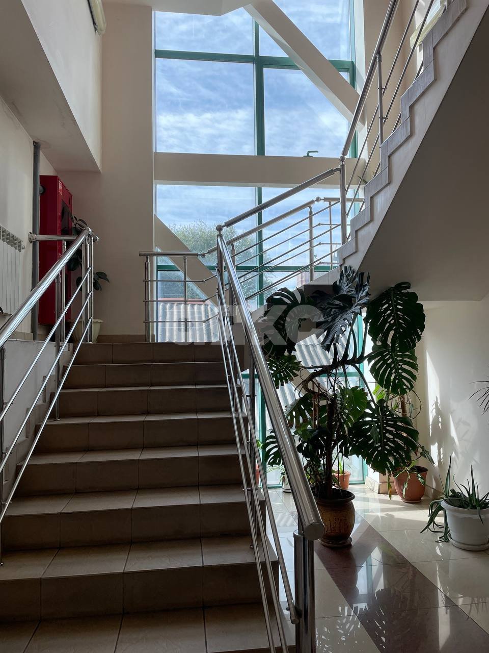 Фото №8: Коммерция 1700 м² - Ростов-на-Дону, Ворошиловский, ул. Турмалиновская, 110