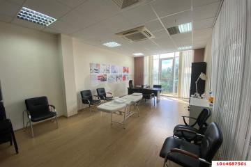 Фото №3: Коммерция 103 м² - Краснодар, мкр. Центральный, ул. Кубанская Набережная, 39