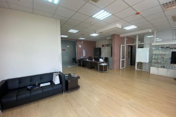 Фото №4: Коммерция 103 м² - Краснодар, мкр. Центральный, ул. Кубанская Набережная, 39