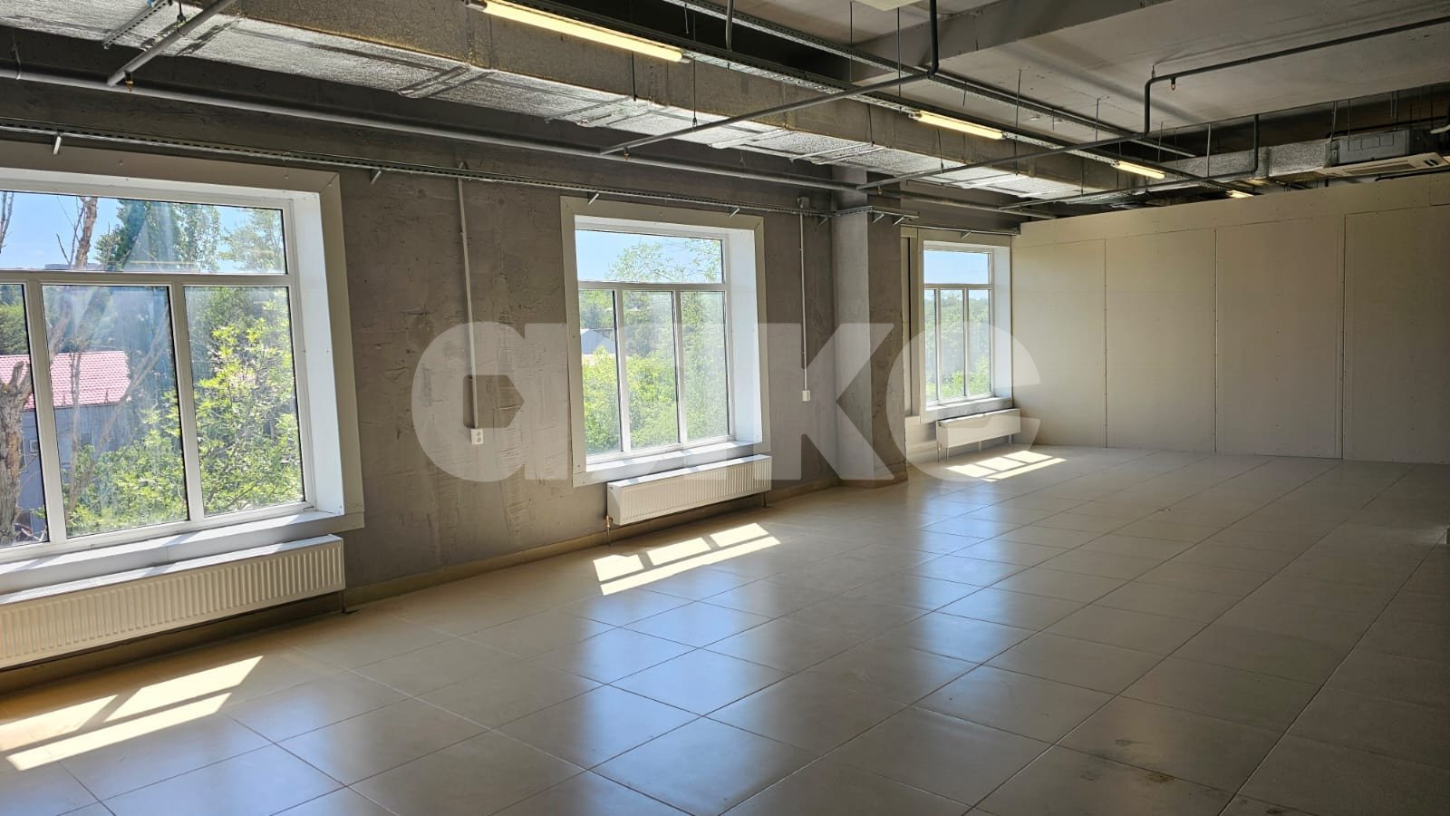 Фото №3: Коммерция 450 м² - Ростов-на-Дону, Ленинский, пр-кт Сиверса, 23