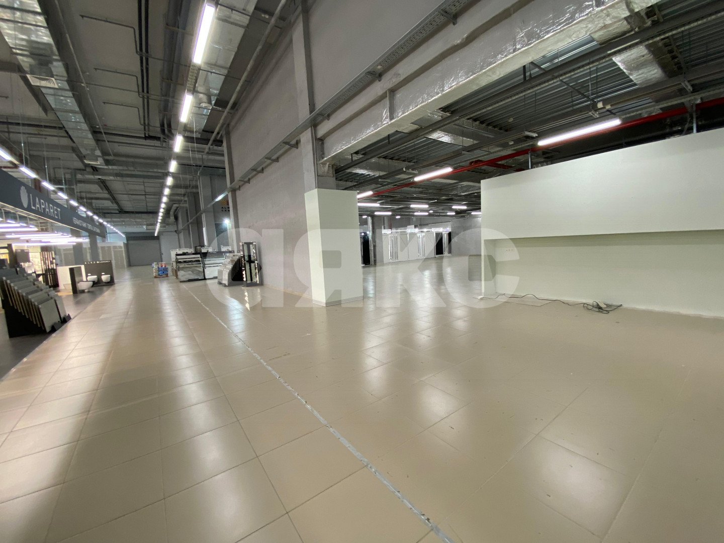 Фото №1: Коммерция 450 м² - Ростов-на-Дону, Ленинский, пр-кт Сиверса, 23
