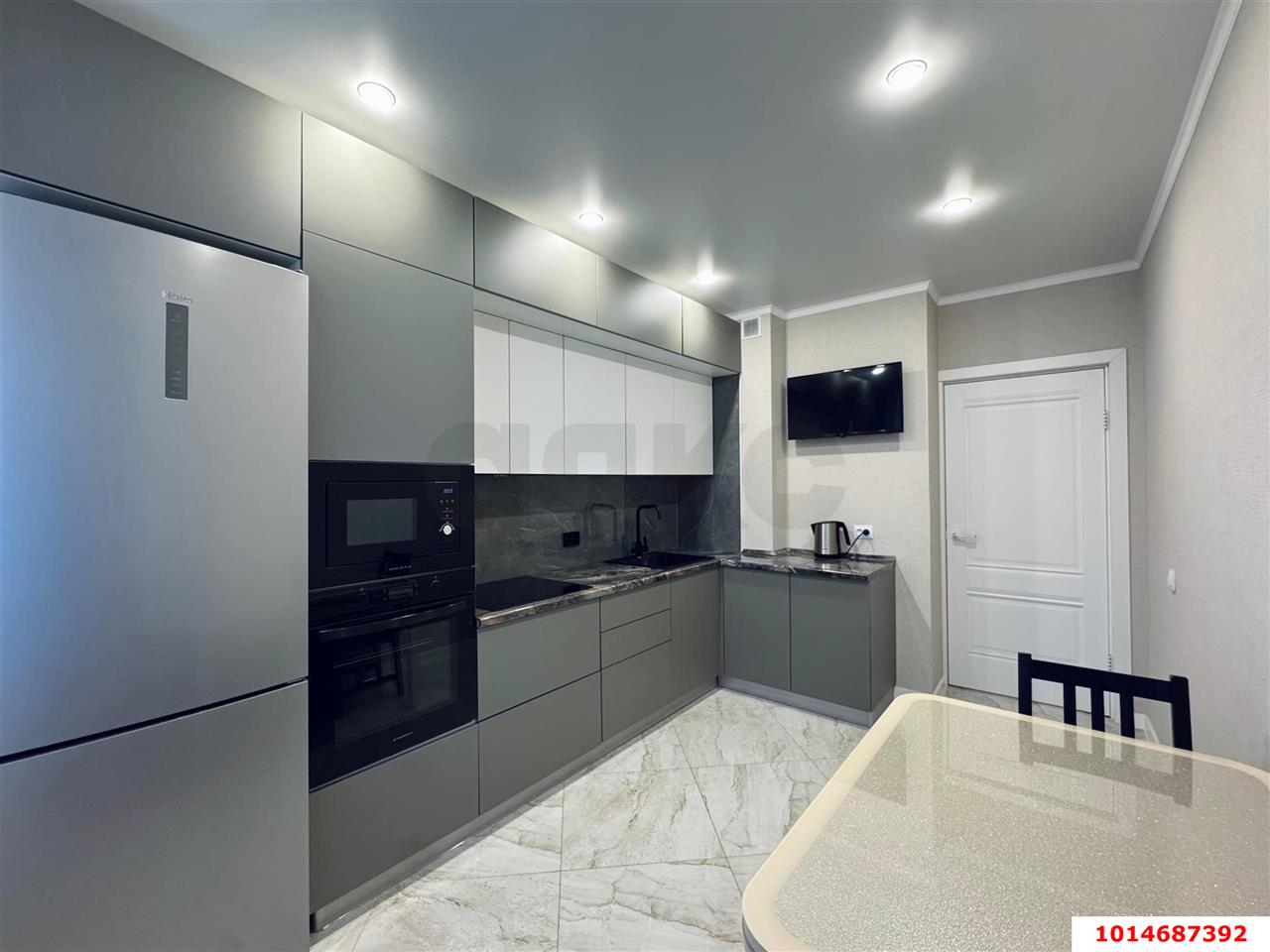 Фото №1: 2-комнатная квартира 65 м² - Краснодар, жилой комплекс Времена Года 3, ул. Цезаря Куникова, 24к2