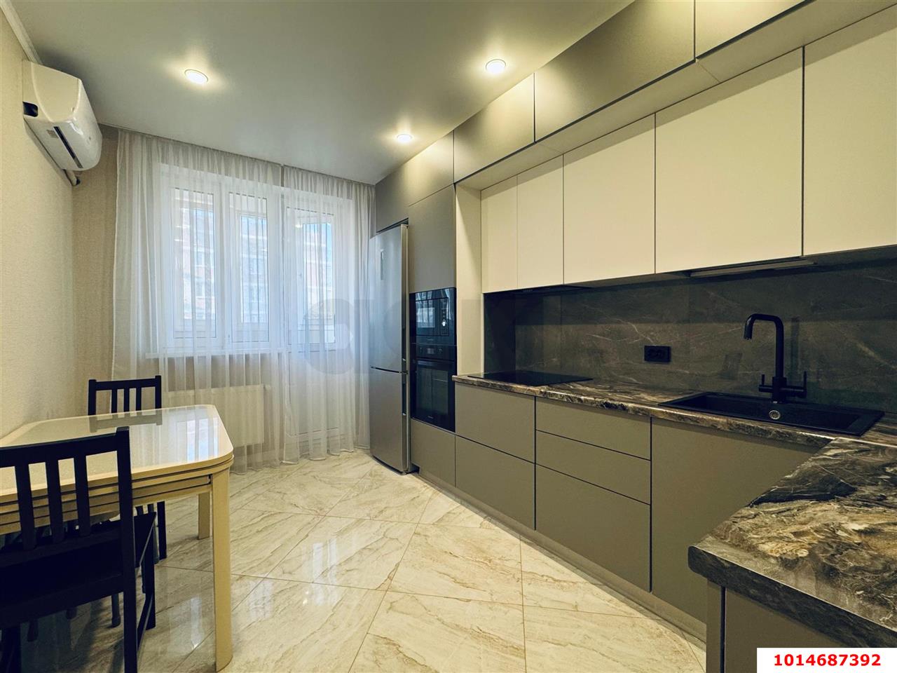 Фото №2: 2-комнатная квартира 65 м² - Краснодар, жилой комплекс Времена Года 3, ул. Цезаря Куникова, 24к2