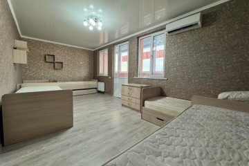 Фото №1: 3-комнатная квартира 140 м² - Краснодар, мкр. ЖК Барселона, ул. имени 40-летия Победы, 97