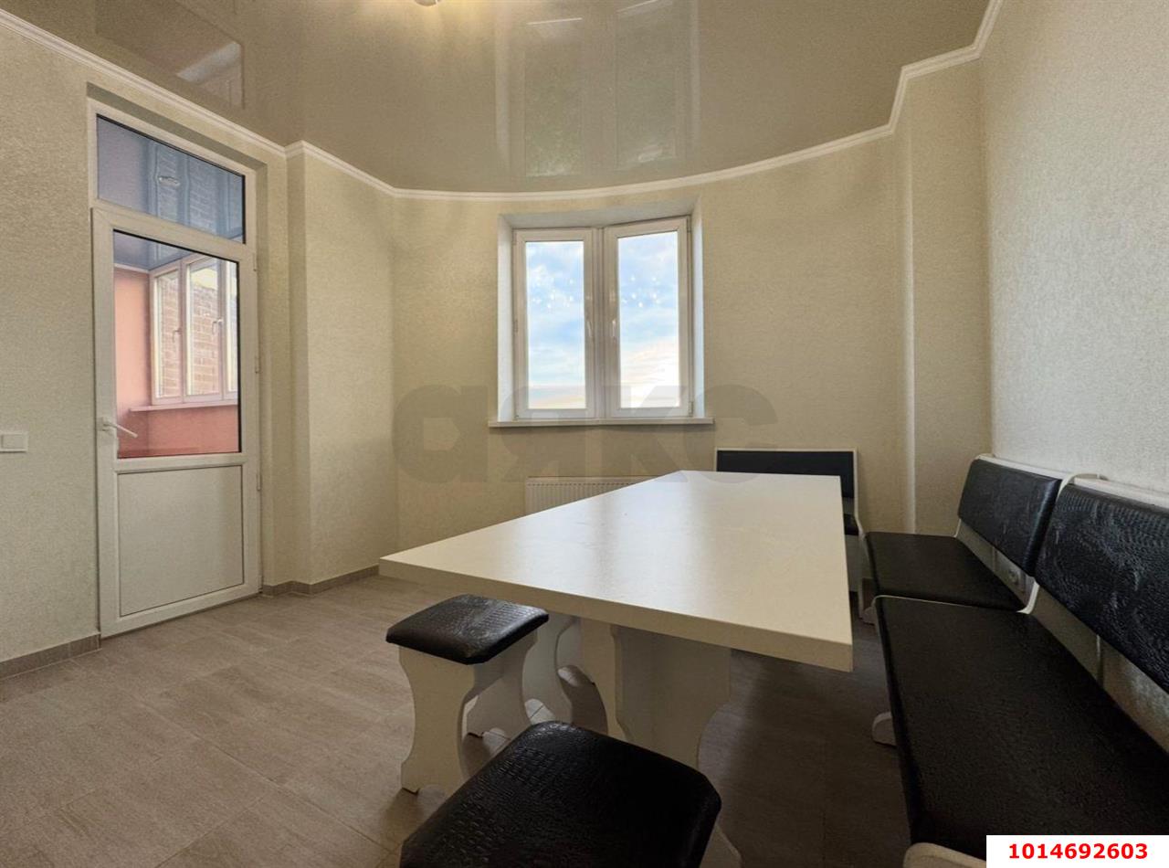 Фото №8: 3-комнатная квартира 140 м² - Краснодар, ЖК Барселона, Прикубанский внутригородской округ, жилой комплекс Барселона, мкр. Восточно-Кругликовский, ул. имени 40-летия Победы, 97