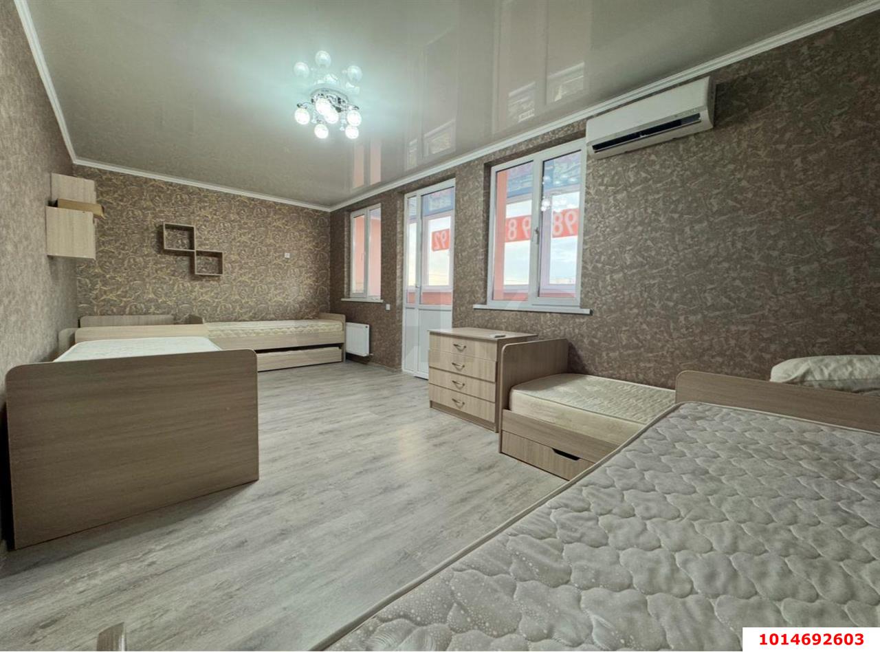 Фото №1: 3-комнатная квартира 140 м² - Краснодар, ЖК Барселона, ул. имени 40-летия Победы, 97