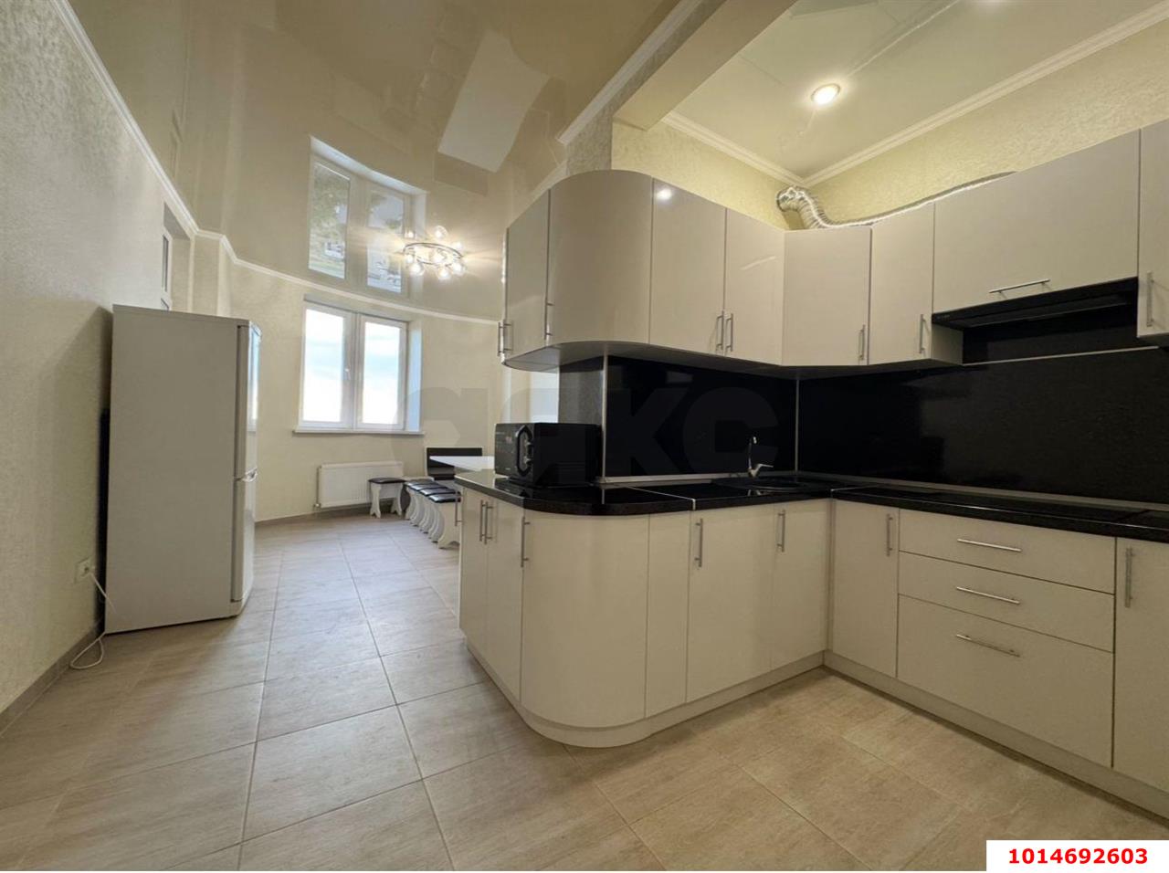 Фото №6: 3-комнатная квартира 140 м² - Краснодар, ЖК Барселона, Прикубанский внутригородской округ, жилой комплекс Барселона, мкр. Восточно-Кругликовский, ул. имени 40-летия Победы, 97