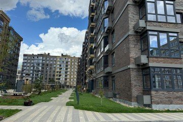 Фото №1: 1-комнатная квартира 42 м² - Краснодар, мкр. жилой комплекс Спортивная Деревня, ул. имени Генерала Корнилова, 12к1