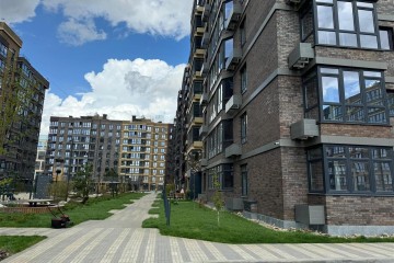 Фото №1: 1-комнатная квартира 42 м² - Краснодар, мкр. жилой комплекс Спортивная Деревня, ул. имени Генерала Корнилова, 12к1