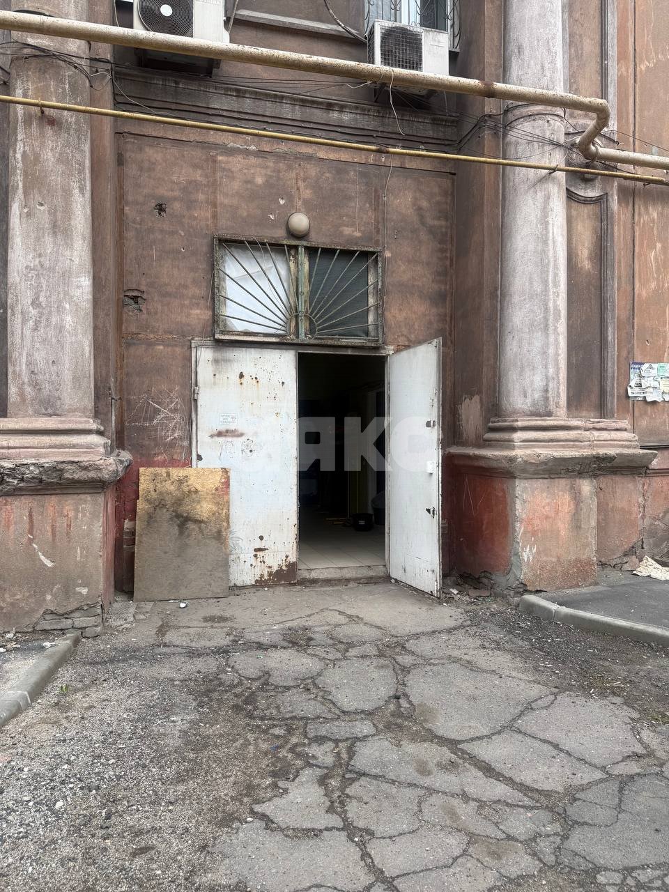 Фото №4: Коммерция 75 м² - Мариуполь, Кальмиусский, пр-кт Ильича