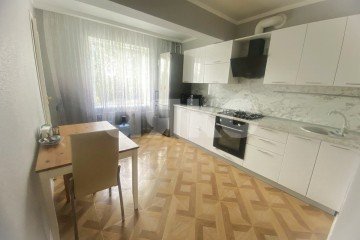 Фото №1: 2-комнатная квартира 73 м² - Кореновск, ул. Тимашевская, 1Г