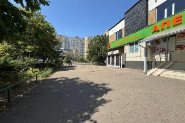 Фото №1: Торговое помещение 266 м² - Краснодар, мкр. Образцово, ул. Адмирала Макарова, 1Б