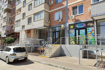 Фото №2: Торговое помещение 97 м² - Краснодар, мкр. жилой комплекс Инсити-Парк, ул. Командорская, 1/3