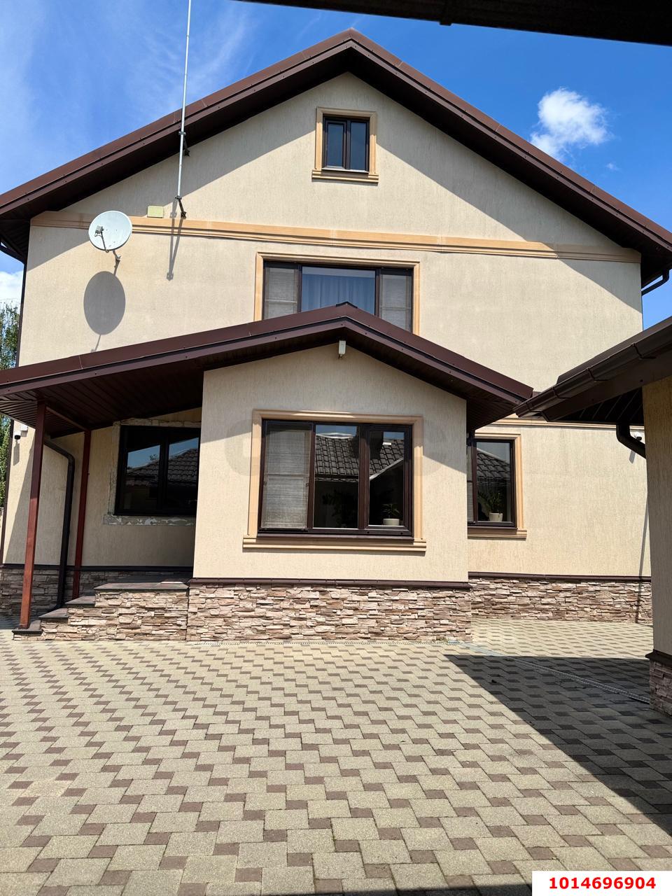 Фото №1: Дом 199 м² + 12 сот. - Знаменский, мкр. Карасунский внутригородской округ, ул. Берёзовая, 26