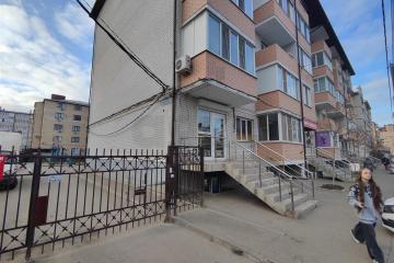Фото №1: Торговое помещение <span class="whitespace-nowrap">85 м²</span>, <span class="whitespace-nowrap">1/5 эт.</span> - Российский, мкр. ЖК Елисеевский, ул. Парижская, 5/1