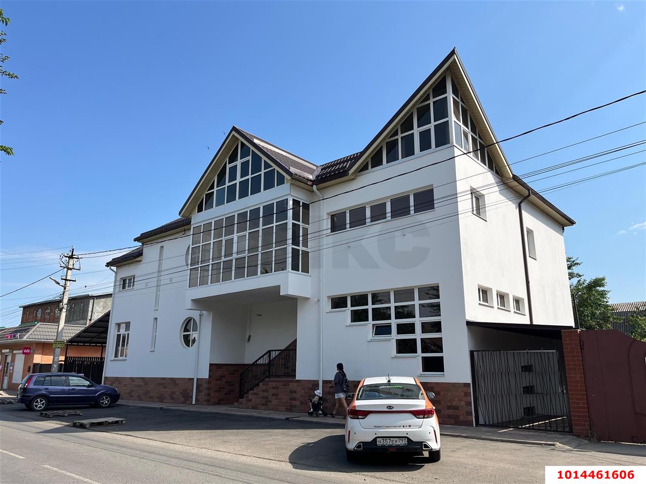 Фото №1: Отдельное здание 700 м² - Краснодар, Пашковский, ул. Фадеева, 313