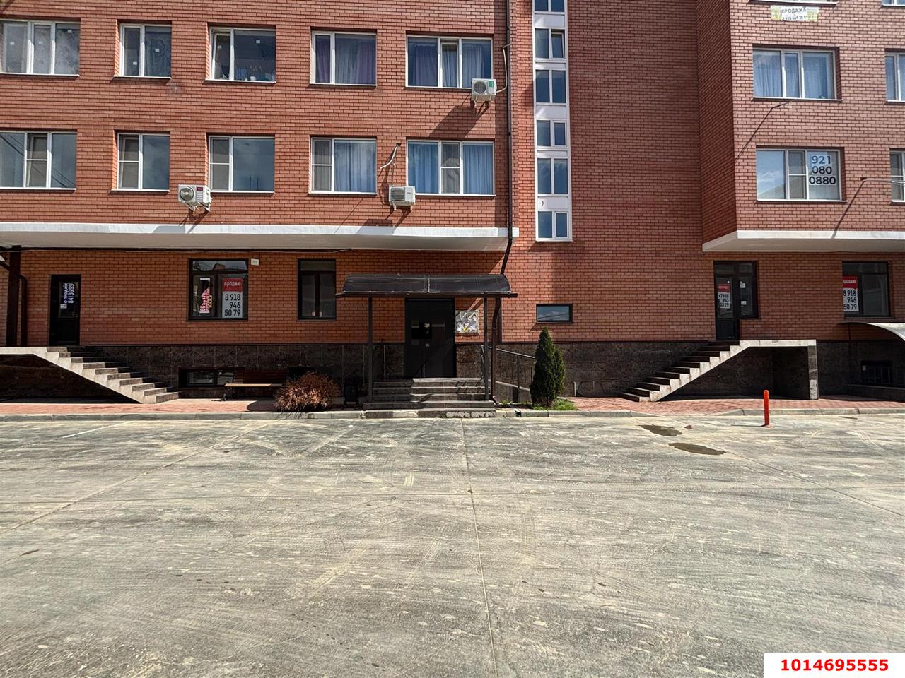 Фото №4: Торговое помещение 305 м² - Новая Адыгея, жилой комплекс Новый, ул. Бжегокайская, 21/1
