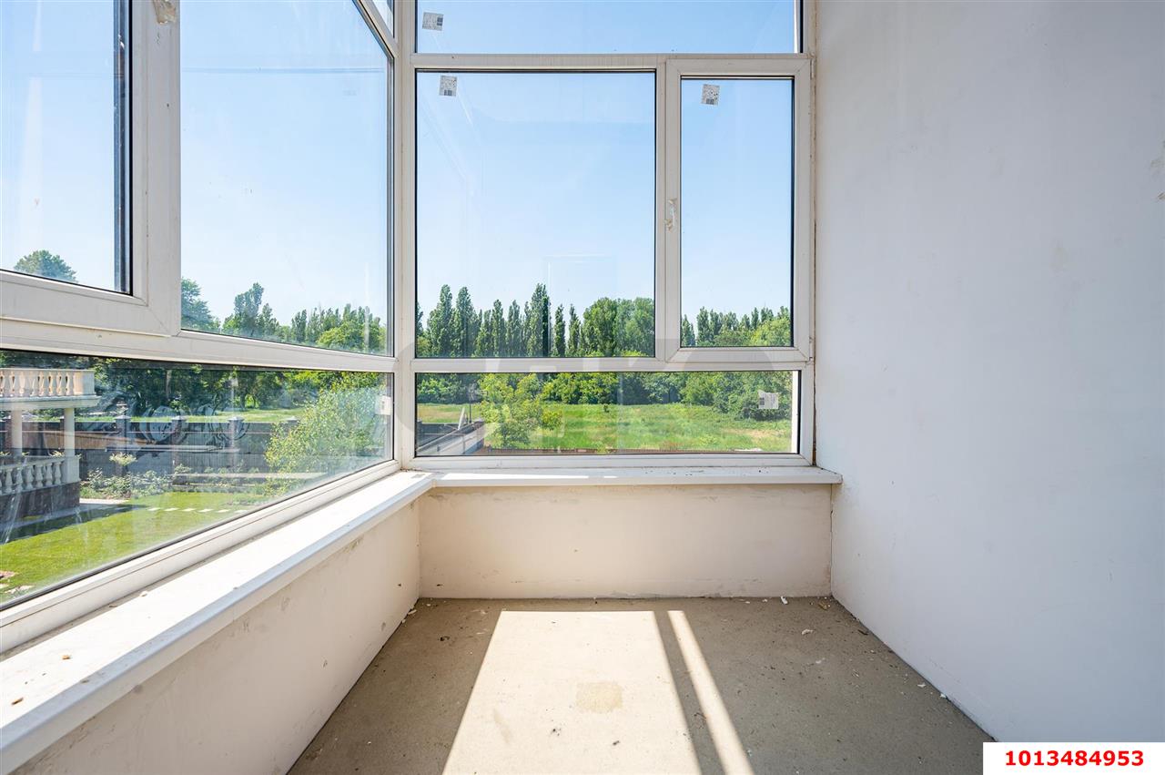 Фото №9: 4-комнатная квартира 270 м² - Краснодар, Центральный внутригородской округ, Западный внутригородской округ, Горогороды, мкр. Центральный, ул. Береговая, 10/3