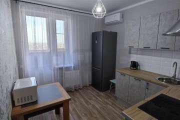 Фото №1: 1-комнатная квартира 32 м² - Российский, мкр. Прикубанский внутригородской округ, ул. имени В.М. Комарова, 21Б