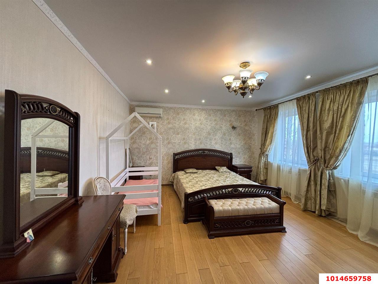 Фото №8: Дом 242 м² + 11.7 сот. - Темрюк, п. Комсомольский, ул. Краснодарская, 107/1